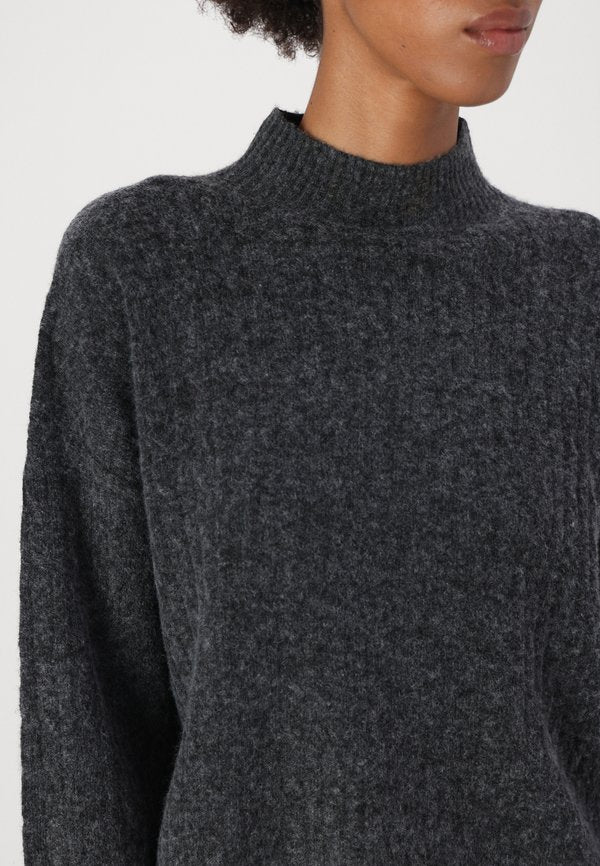 Noisy May Cable knit