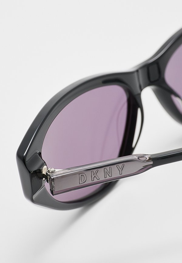 DKNY