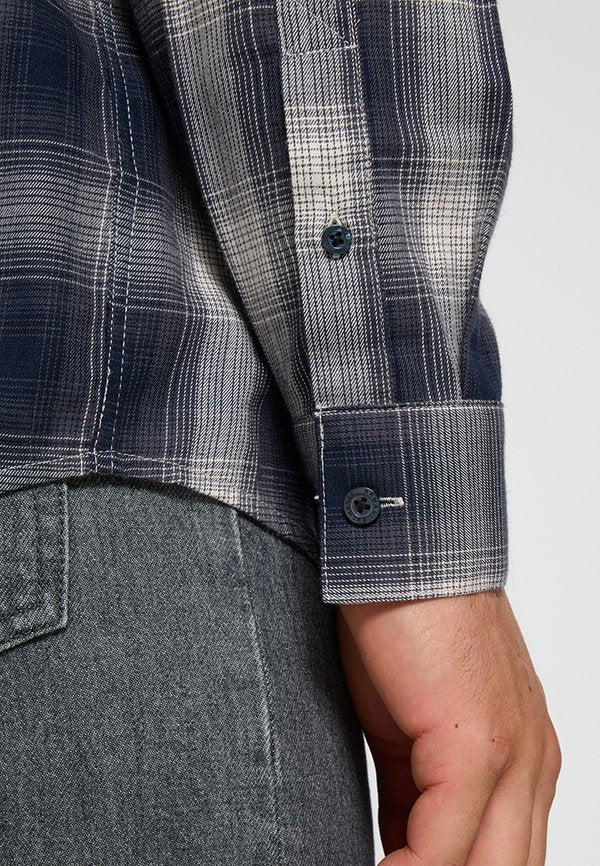 Armani Exchange LOOSE FIT