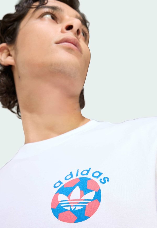 adidas Originals ARCHIVE FOOTBALL GRAPHIC TEE