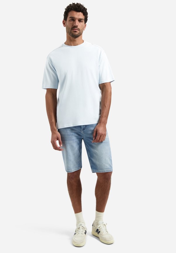 NO EXCESS INTERLOCK WITH ROUND NECK