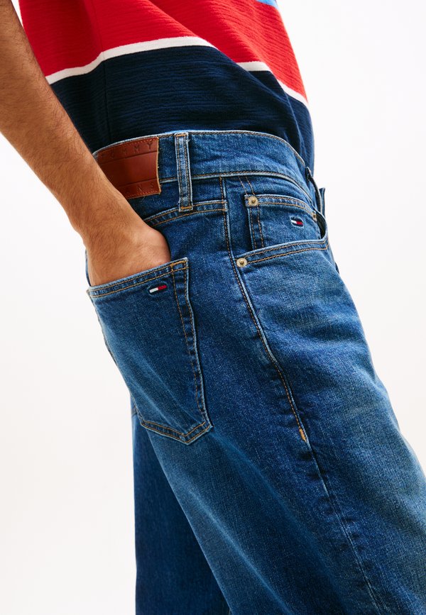 Tommy Jeans RYAN FADED SLIM STRAIGHT LEG JEANS