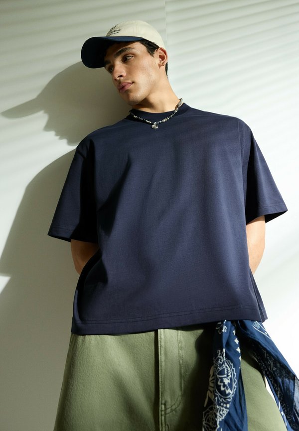 Bershka BOXY SHORT SLEEVE - T-SHIRT 00077443 - Basic T-shirt - royal blue