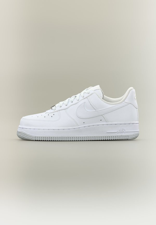 Nike Sportswear AIR FORCE 1 07 NEXT NATURE - Trainers - white/silver-coloured