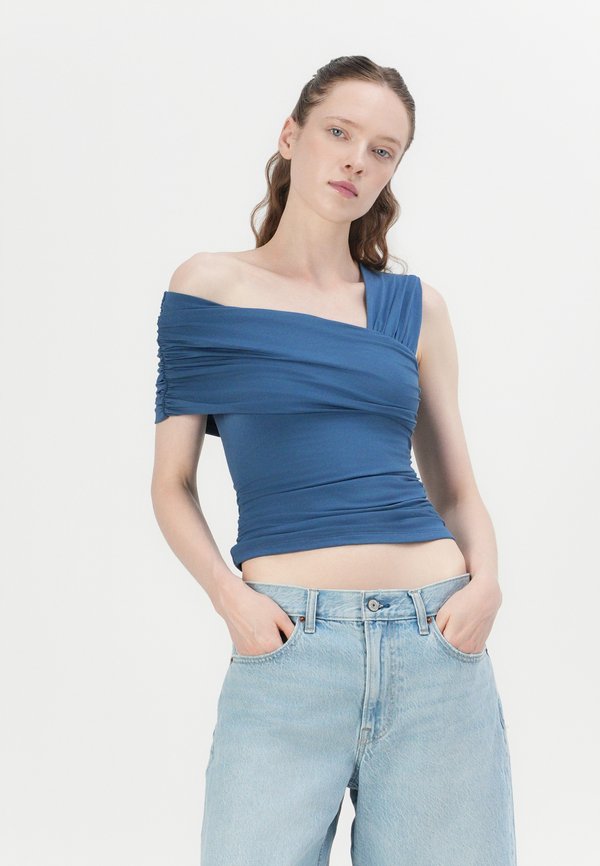Abercrombie & Fitch BARE DRAPED