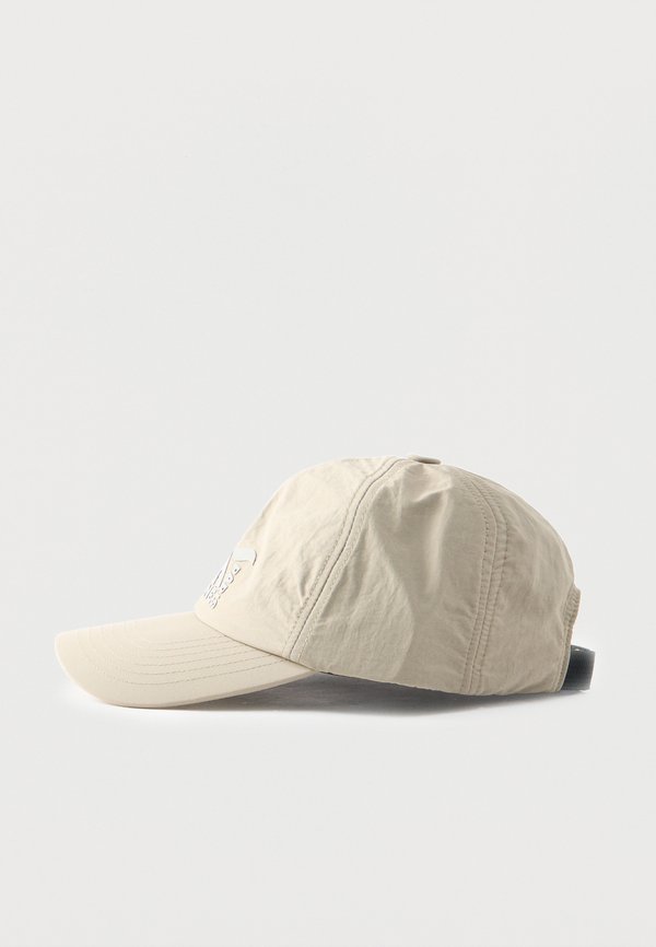 Maison Kitsuné GALLERY FOX