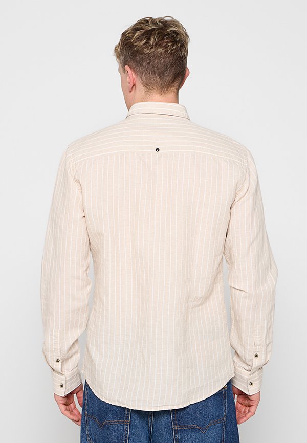 NO EXCESS REGULAR FIT