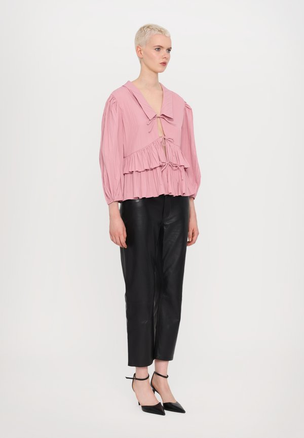 Stine Goya PLEATED BALLOON SLEEVE TIE