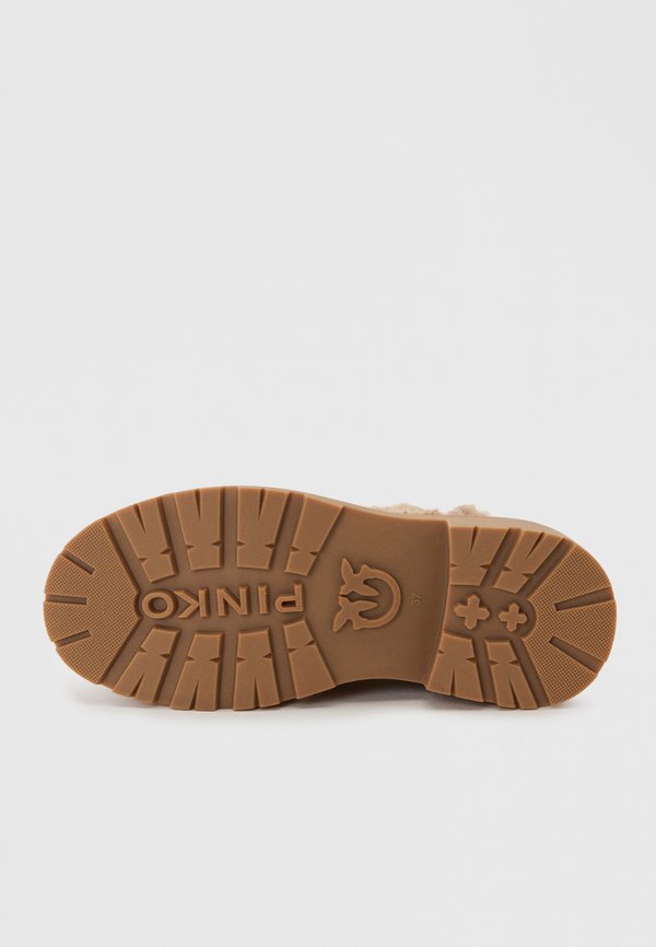 Pinko MIA