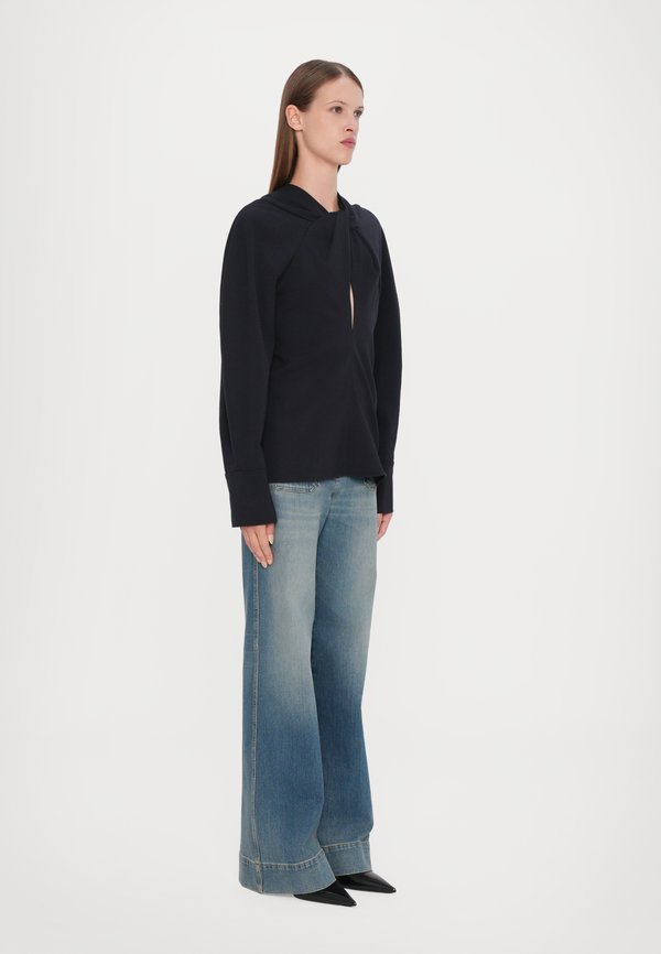 Victoria Beckham TWIST DETAIL