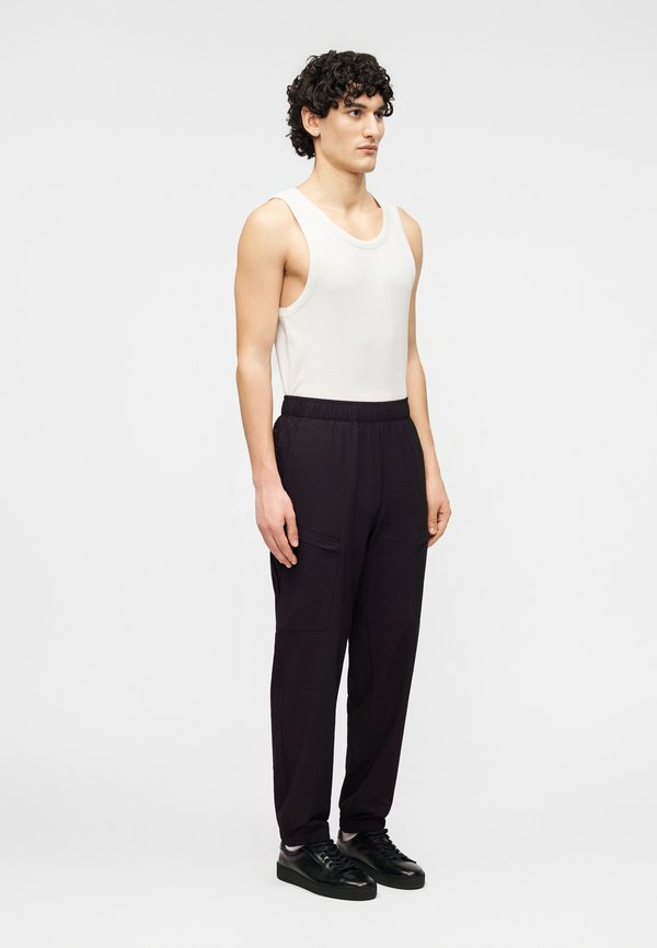 EA7 Emporio Armani VENTU