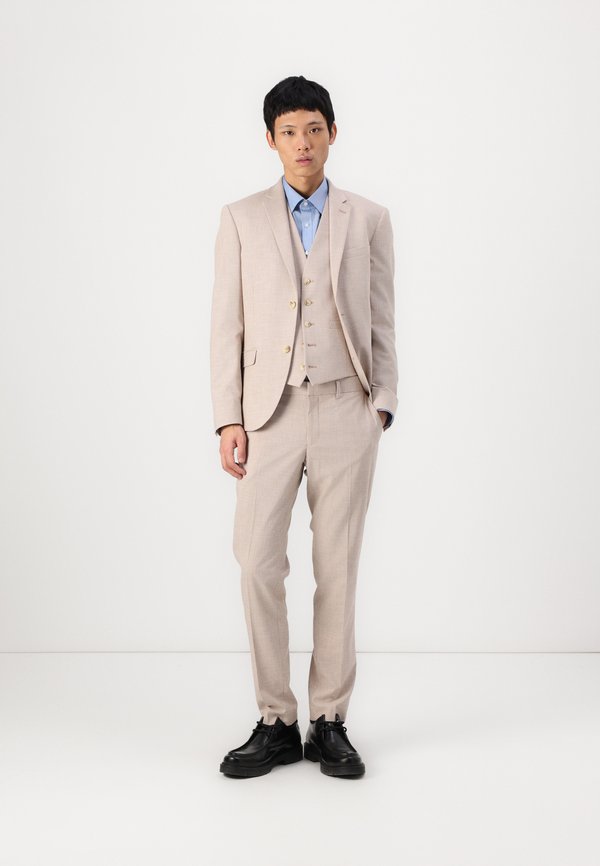 Isaac Dewhirst NOTCH SUIT THREE PIECE SLIM