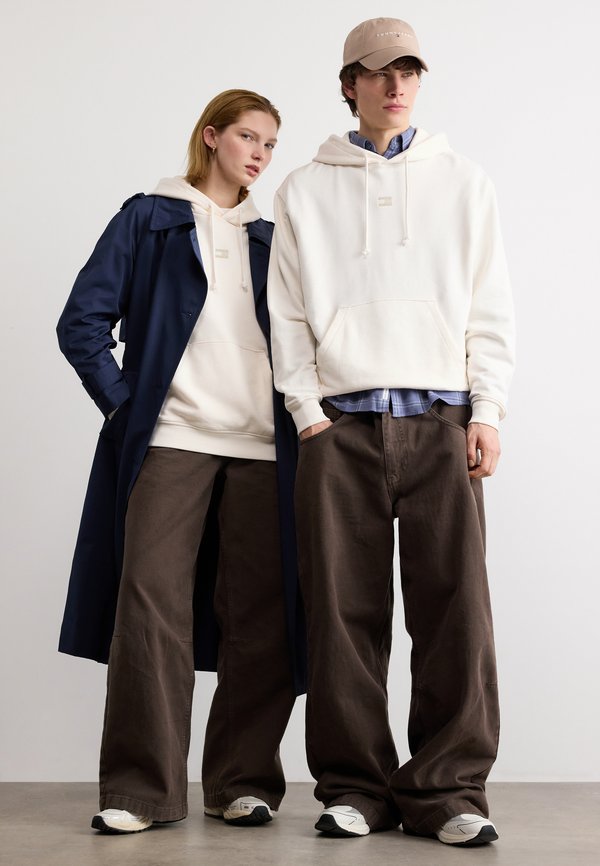 Tommy Jeans OVERDYED BACK FLAG BADGE RELAXED HOODY