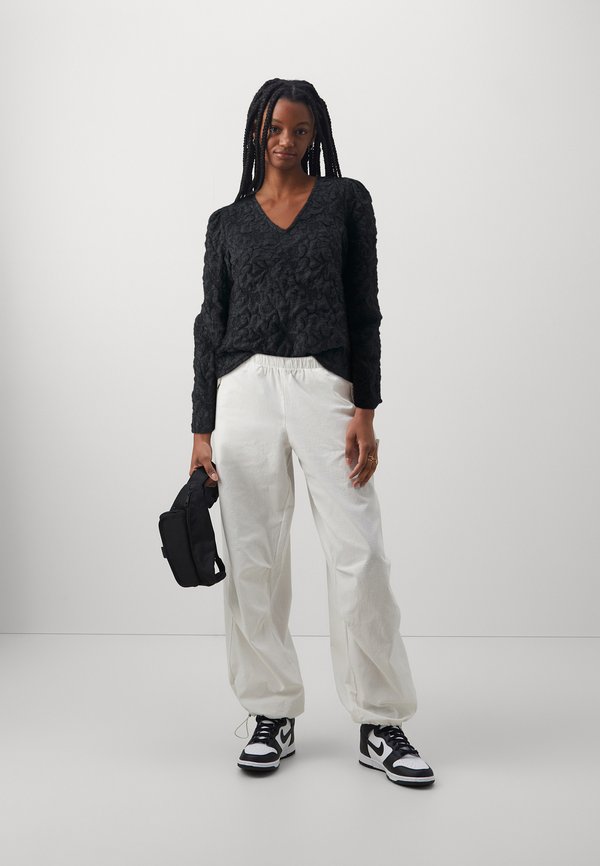 Pieces PCGRETCHEN V NECK