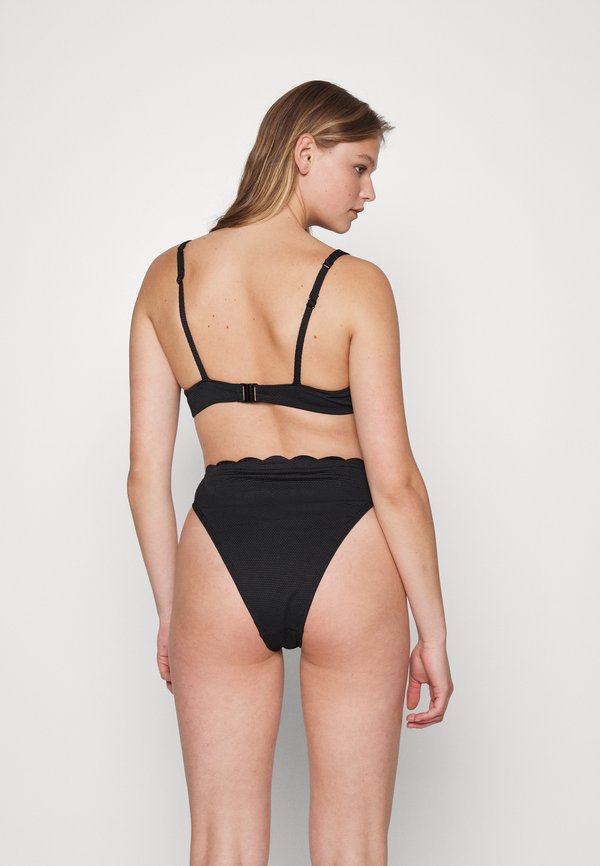 Hunkemöller SCALLOP UP