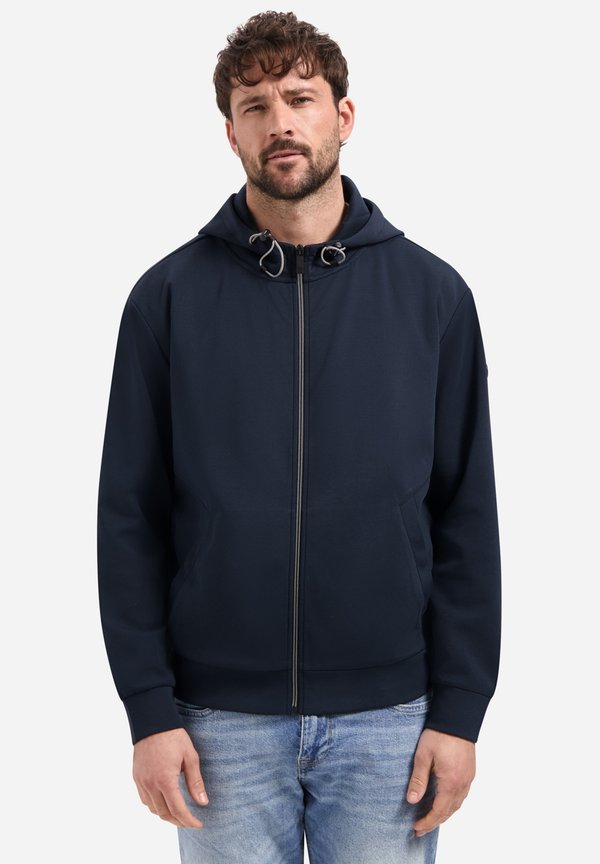 NO EXCESS HOODED
