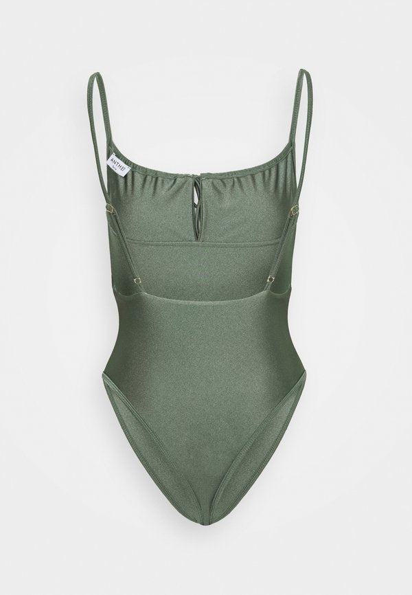 JANTHEE SUIT