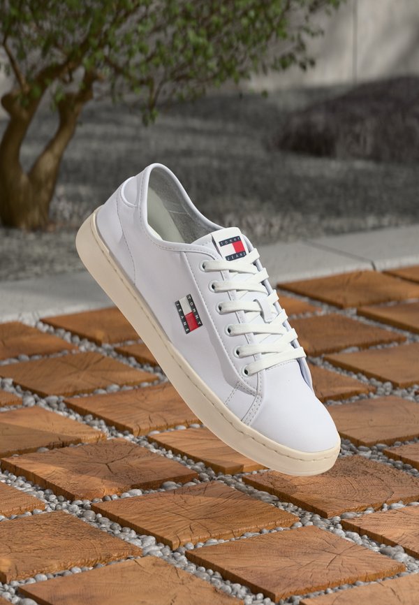 Tommy Jeans LIGHTWEIGHT COURT