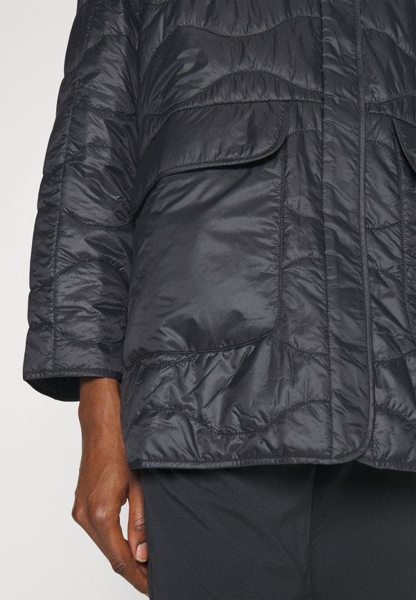 Peak Performance QUILTED OVERSIZED LINER