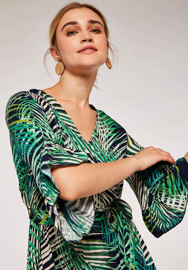 Apricot TROPICAL LEAF RUFFLE