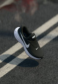 Nike Performance REVOLUTION 8 - Road running shoes - black/anthracite/wolf grey/white