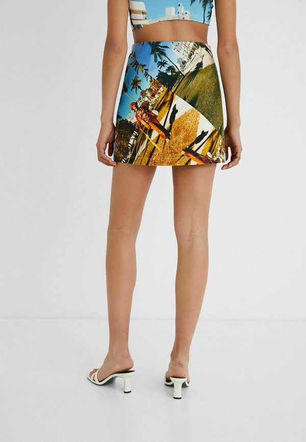 Desigual DESIGNED BY ESTEBAN CORTAZAR