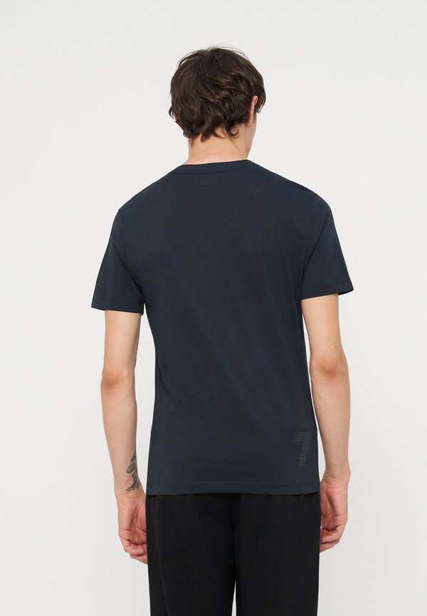 EA7 Emporio Armani