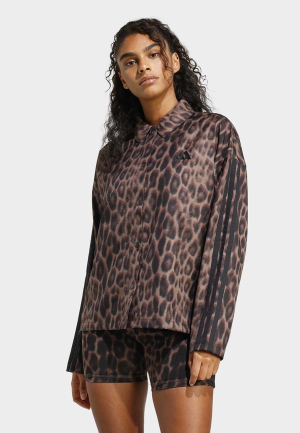 adidas Sportswear SEASONAL ESSENTIALS LEOPARD PRINT WOVEN OVERSHIRT WITH 3 STRIPES - Training jacket - multicolor/earth strata