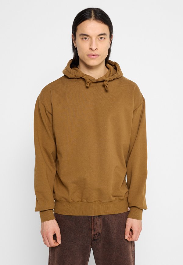 REVOLUTION LOOSE FIT