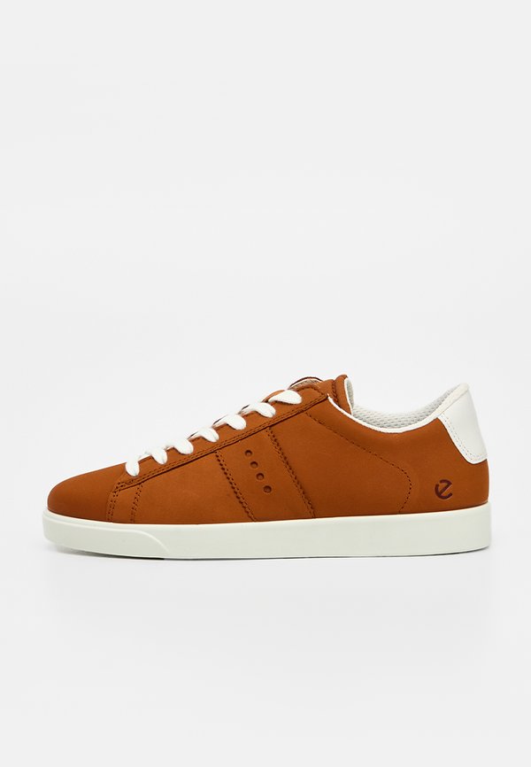 ECCO STREET LITE
