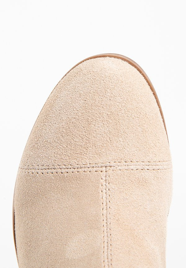 TOMS EVERLY