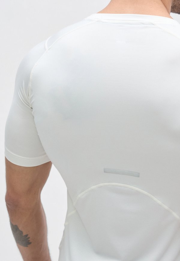 Champion PERFORMANCE COMPRESSION