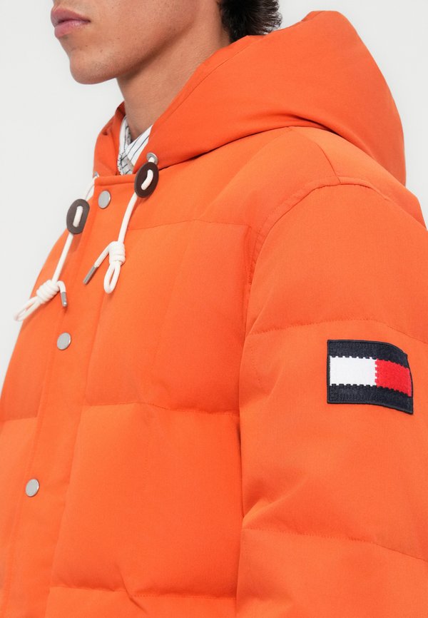 Tommy Hilfiger SQUARE BAFFLED