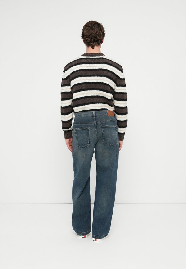 Tommy Jeans THEO FADED LOOSE JEANS