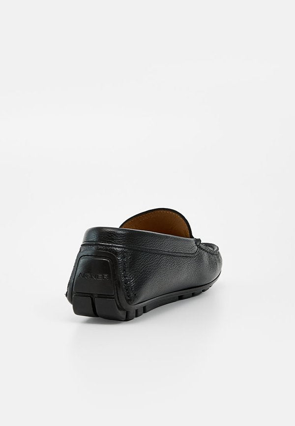 AIGNER DOUGLAS