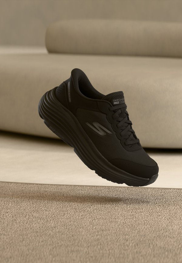 Skechers MAX CUSHIONING ENDEAVOUR - Trainers - black