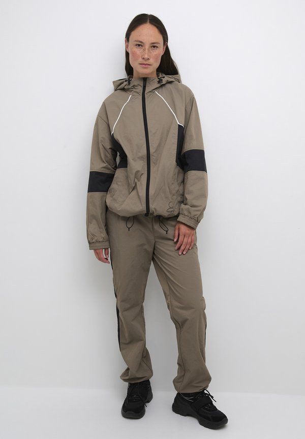 Lounge Nine QUESTLN UNISEX