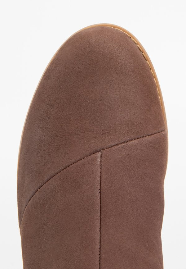 TOMS EVELYN