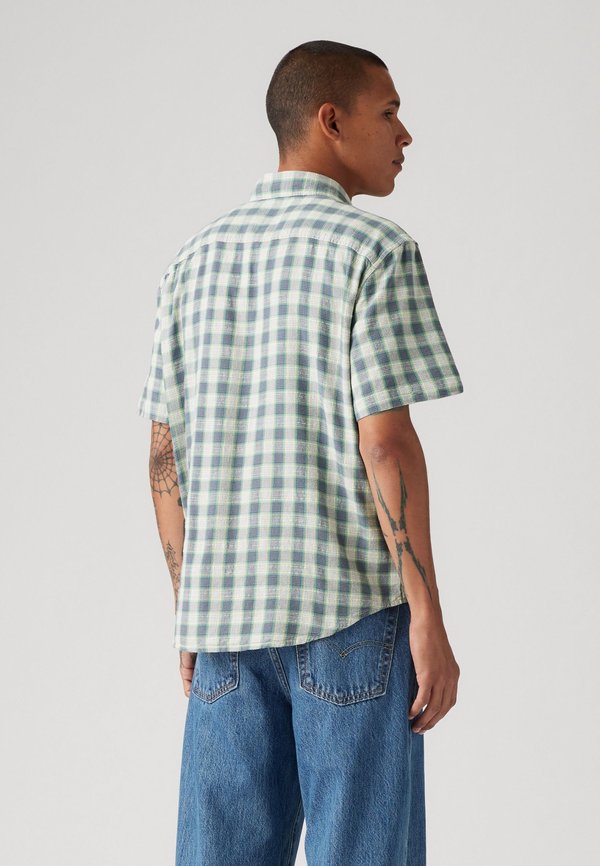 Levi's® AUTHENTIC BUTTON DOWN