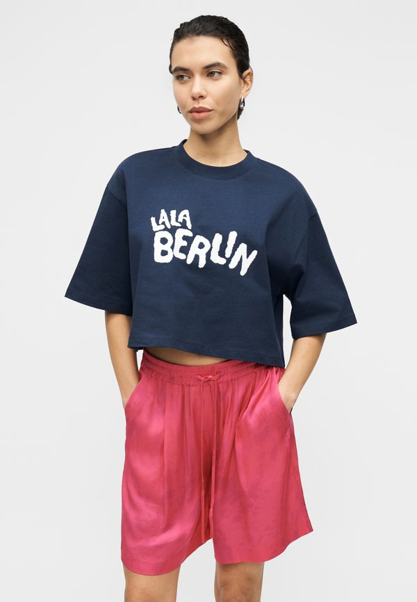 lala Berlin CROPPED CORALI