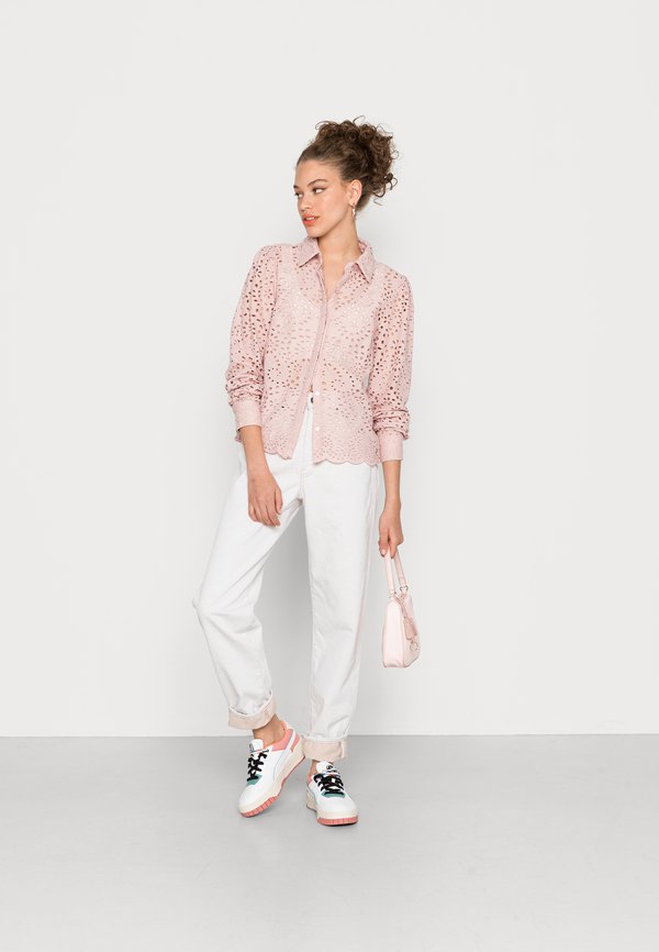 NIKKIE REBECY BRODERIE BLOUSE