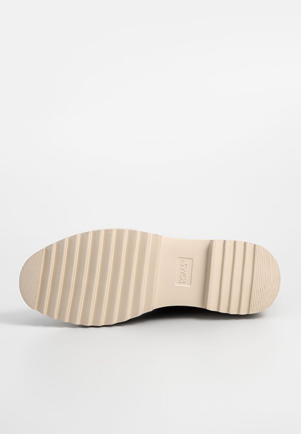 TOMS MAUDE