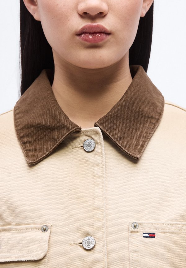 Tommy Jeans DISTRESSED CANVAS OVERSIZED CHORE JACKET