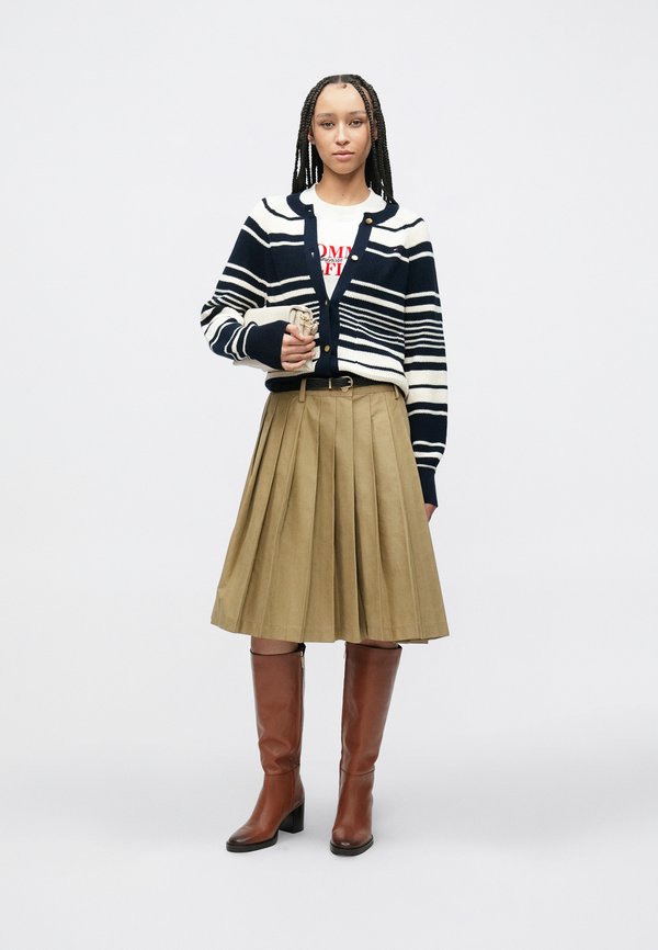 Tommy Hilfiger GOLD-TONE BUTTON RELAXED CARDIGAN