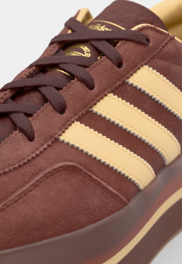 adidas Originals GAZELLE STACK W