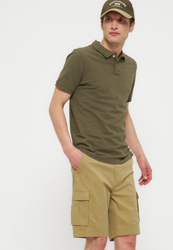Pier One by Zalando