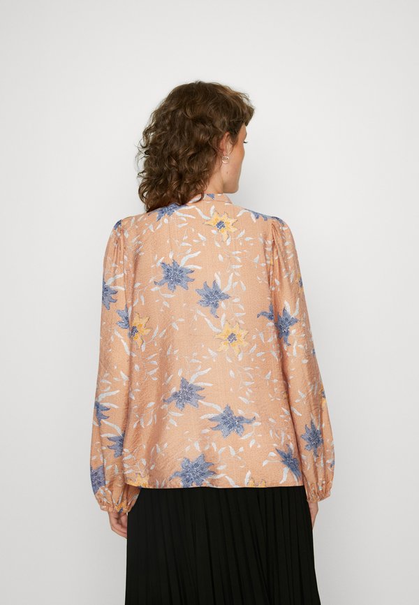 Sofie Schnoor BLOUSE