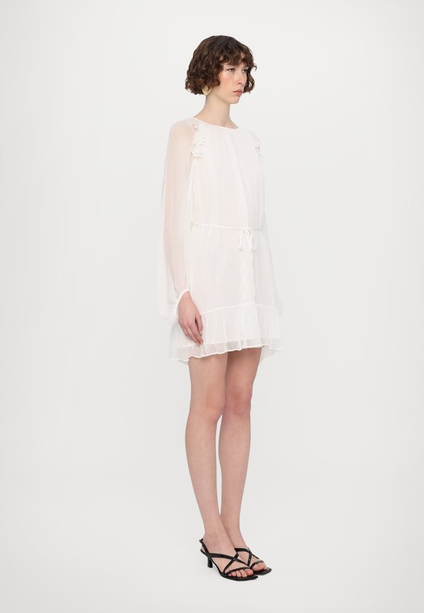 DESIGNERS REMIX IOLA