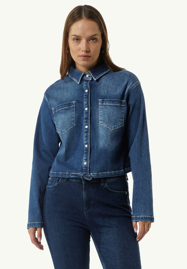 comma casual identity SOFTE  MIT DRUCKKNÖPFEN