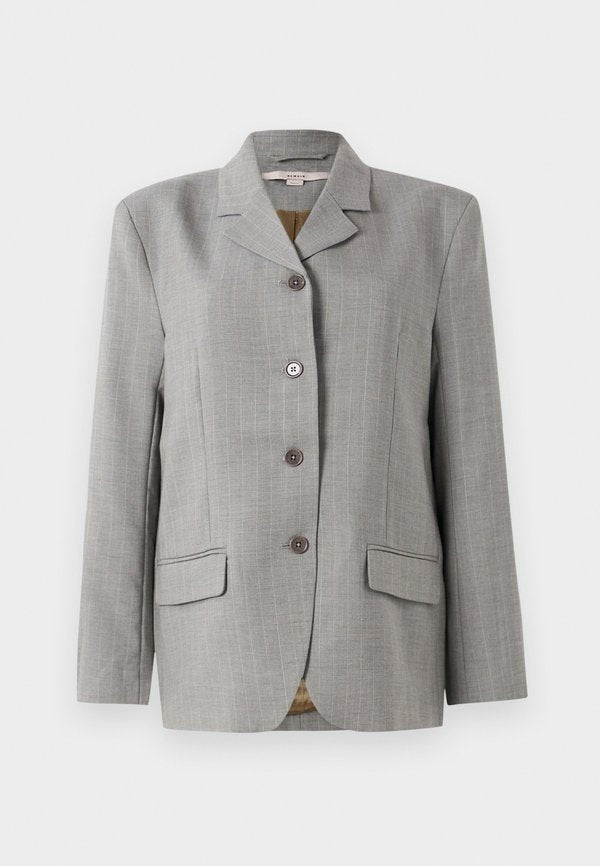 REMAIN BOXY OVERSIZED